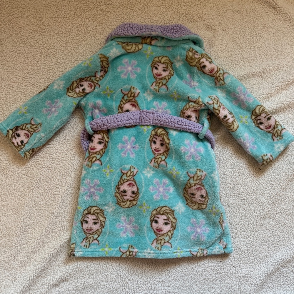 Frozen Elsa Robe - Picture 4 of 5